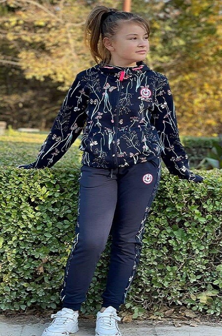 Дрехи за момичета над 3 години