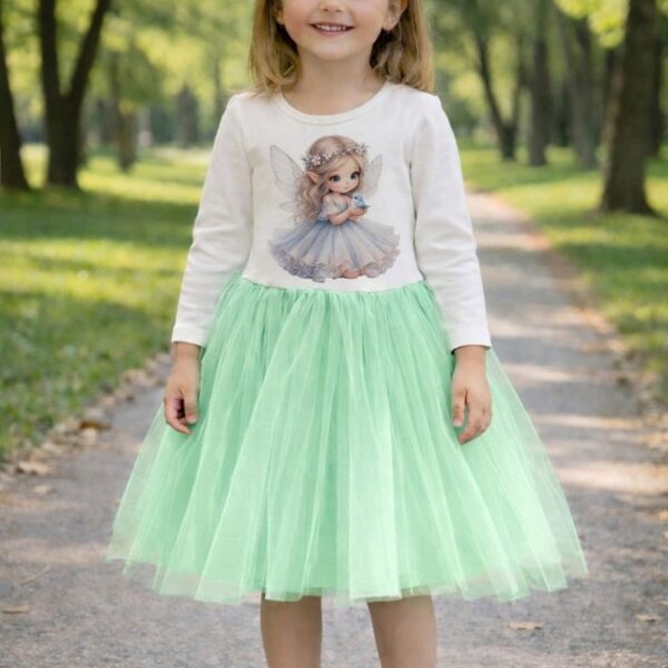 Рокля със зелен тюл