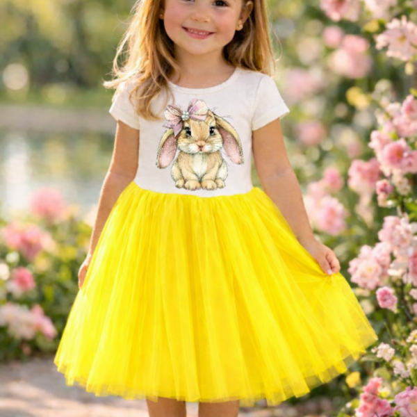 Ярко жълта рокля със зайче