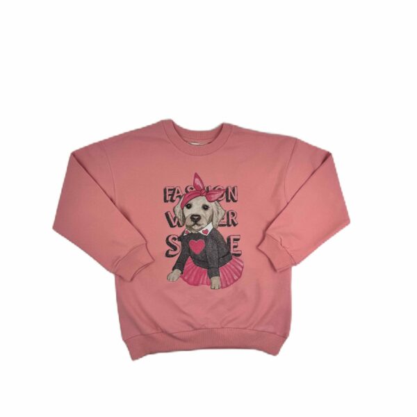 Куче с дрешки