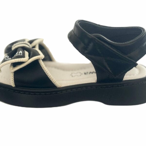 Черни детски сандали за момиче с панделка