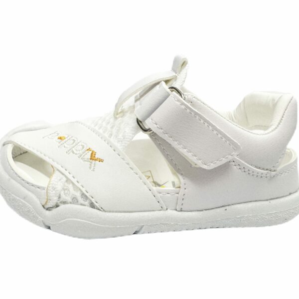 Бели бебешки ортопедични сандали на PAPPIX