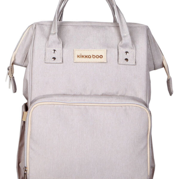 които запазват температурата в продължение на часове;• Отвор на гърба за лесен достъп до дъното на основното отделение;• Държач за ключове;• Ластично регулиране на излишната дължина на дръжките;• Подходяща за носене като чанта  или раница;• 100% полиестер. Размери:- Продукт: 21x27x42 cм / 0.8 кг- Кутия: 34x47x48 см / 9.2 кг / 10 бр/кашон 