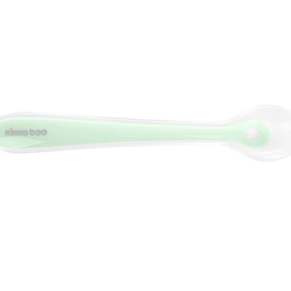 изработени от безопасен течен силикон; • Мек и леко еластичен дизайн предотвратява нараняване;• Лесни за почистване;• Подходящи за деца 4+ месеца;• Без BPA. Размери:- Продукт: Кутия: 6.4x2.4x18 cм / Лъжица: 2.3x7x15 cм / 0.08 кг- Опаковка: 8.4x3x20.7 см / 0.10 кг- Вътрешен кашон: 21.5x12.5x27.8 см / 1.04 кг / 8 бр/кашон- Кашон: 52x22.5x57.5 см / 9.27 кг / 64 бр/кашон 