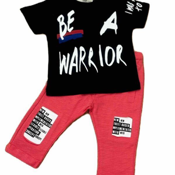 Бебешки комплект от тениска с надписи и потури