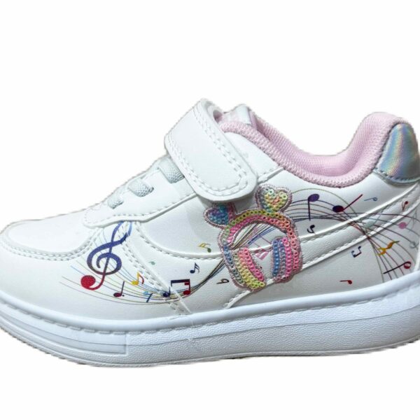 Детски маратонки за момиче със слушалки