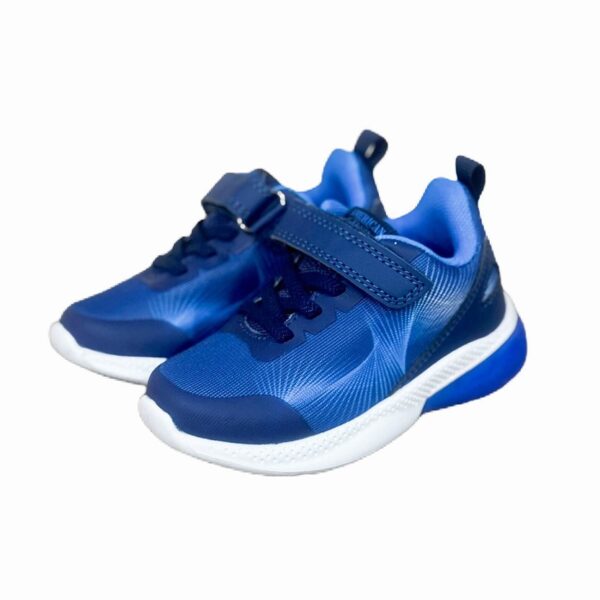 олекотени светещи сини маратонки 1