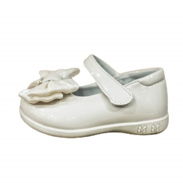 Детски официални обувки за момиче в екрю