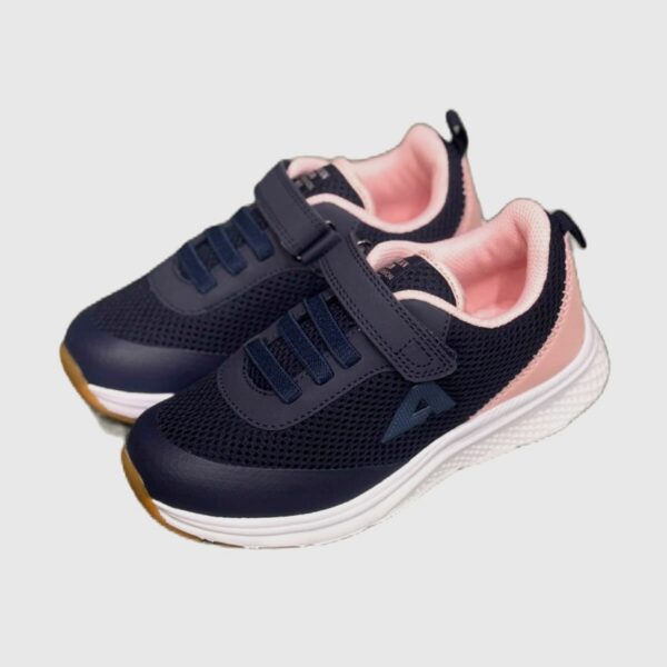 Тъмно сини маратонки 1