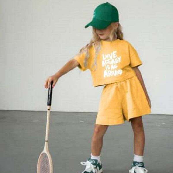 Жълт комплект за момиче