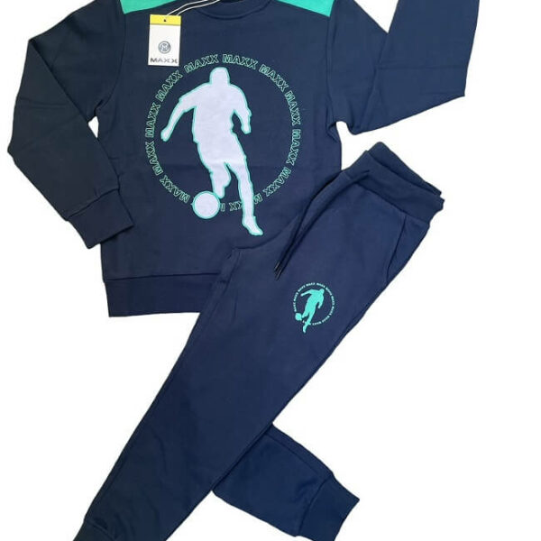 Макс Спортен екип с футболист