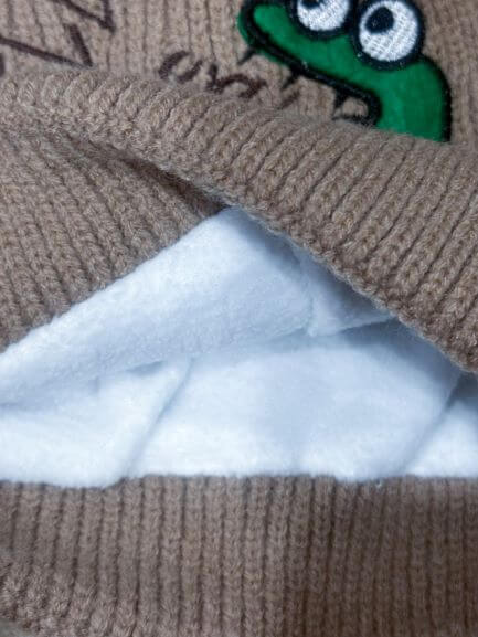 Детска плетена шапка Hello Dino